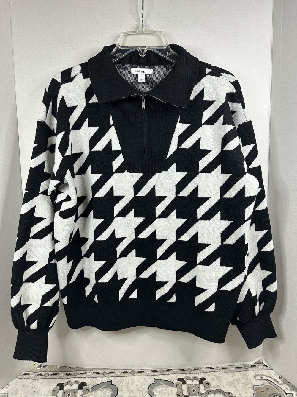 Nine West Black & White Houndstooth Quarter-Zip Pullover, size Large
